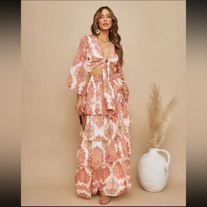 Flying Tomato Paisley Metallic
Tiered Maxi Skirt